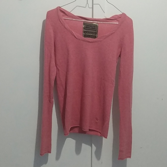 Abercrombie & Fitch Sweaters - LADIE'S ABERCROMBIE AND FITCH 100% CASHMERE SWEATER SIZE MEDIUM !GOOD CONDITION